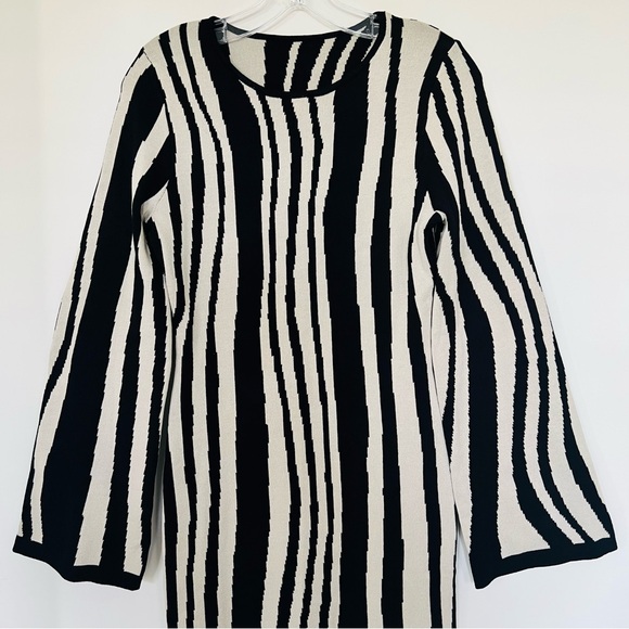 Commense Leisure Zebrataur Long Sleeve Maxi Dress Size S Small NWT - Picture 6 of 12